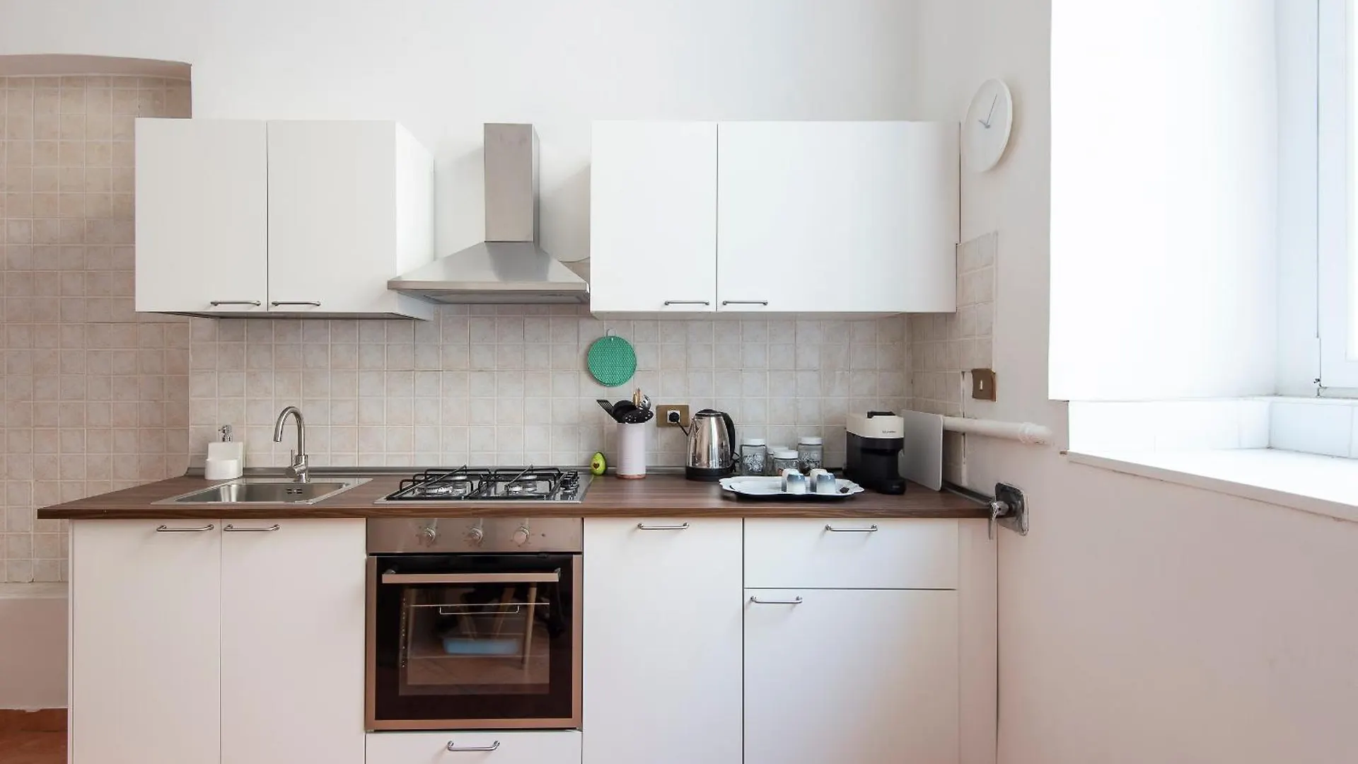 Vittorio Elegant Two Bedroom Apartment Рим 0*,